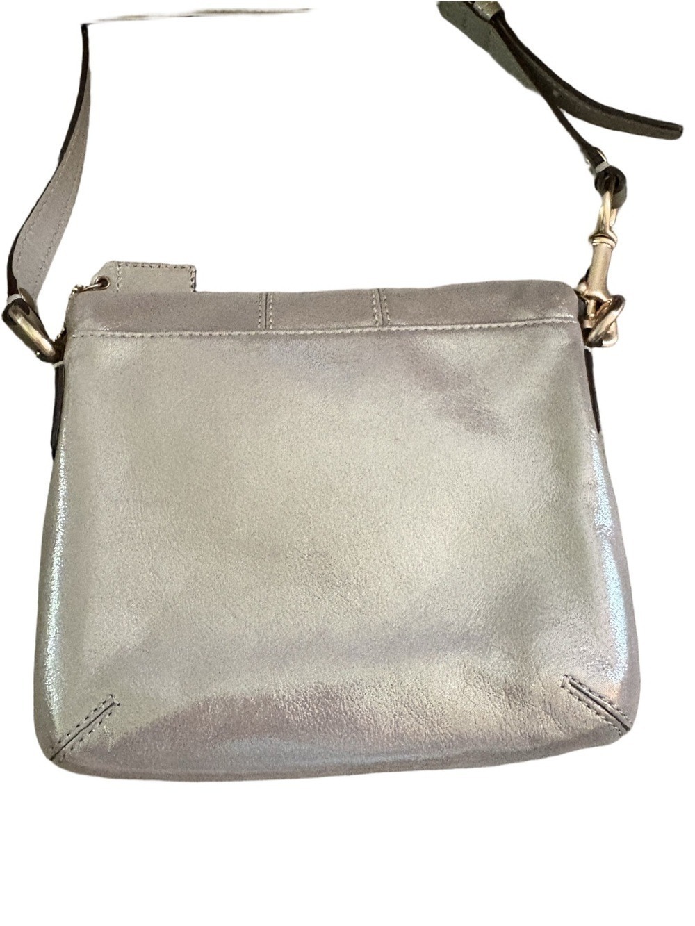 Coach Metallic Gold small crossbody purse. Turn lock closure compact leather - Picture 4 of 12